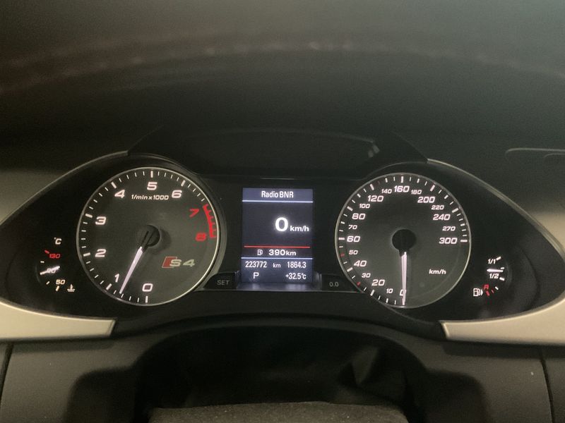 Audi S4 3.0 V6 TFSI quattro — zdjęcie 13