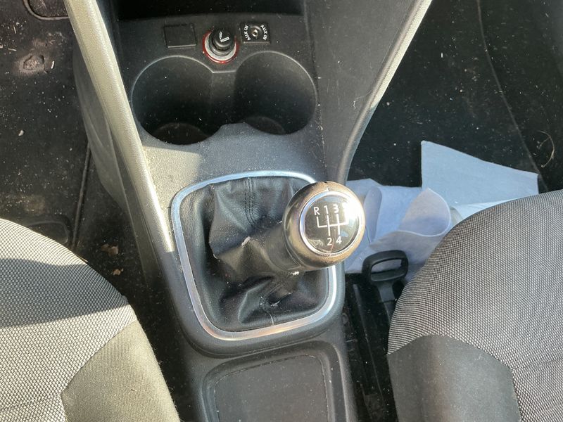Volkswagen Polo 1.6 TDI Comfortline 2011 – снимка 40