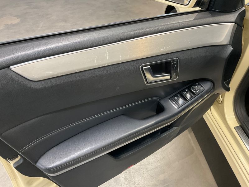 Mercedes-Benz E-Klasse E 220 CDI T BlueTEC 2015 – снимка 26