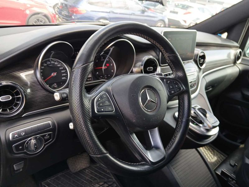 Mercedes-Benz V-Klasse V 300 d AVANTGARDE lang — zdjęcie 21