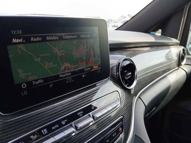 Mercedes-Benz V-Klasse V 300 d AVANTGARDE lang — zdjęcie 13