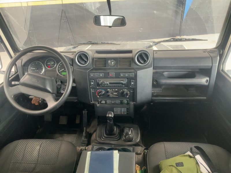Land Rover Defender 2.4 Td4 110 Edition 60 YRS Station Wagon — zdjęcie 12