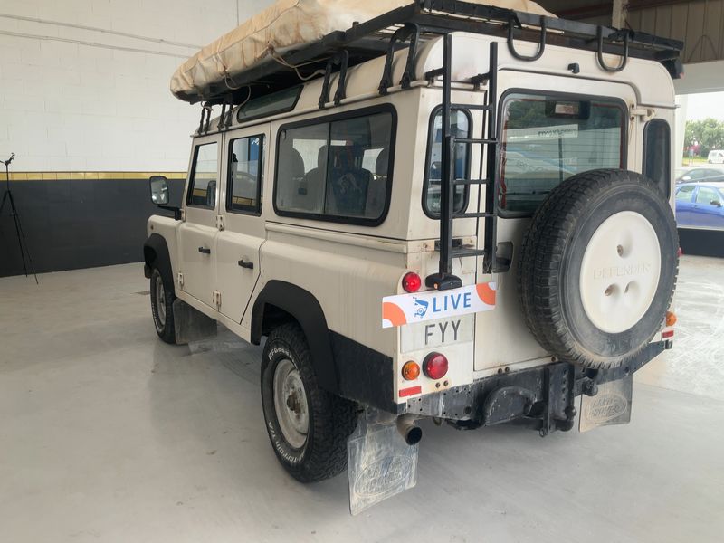 Land Rover Defender 2.4 Td4 110 Edition 60 YRS Station Wagon — zdjęcie 3