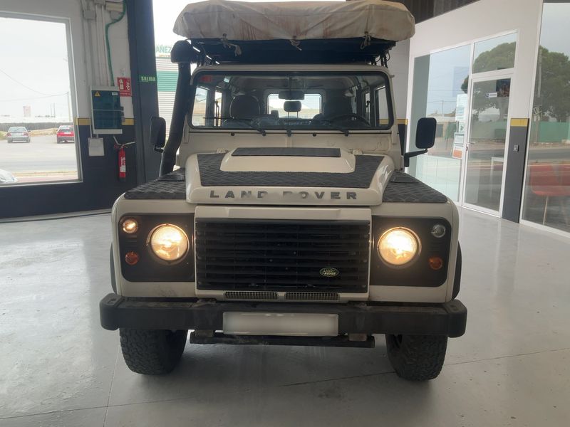 Land Rover Defender 2.4 Td4 110 Edition 60 YRS Station Wagon — zdjęcie 9