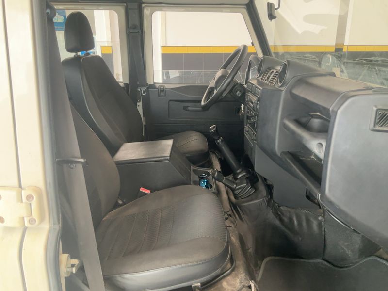 Land Rover Defender 2.4 Td4 110 Edition 60 YRS Station Wagon — zdjęcie 11