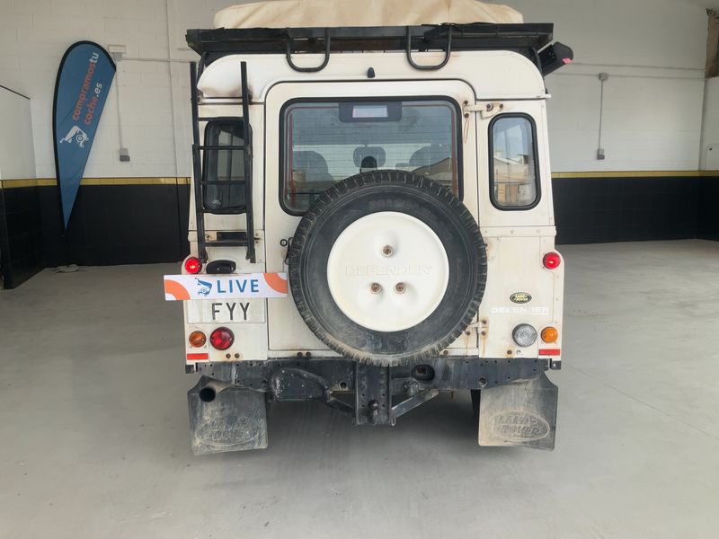 Land Rover Defender 2.4 Td4 110 Edition 60 YRS Station Wagon — zdjęcie 5