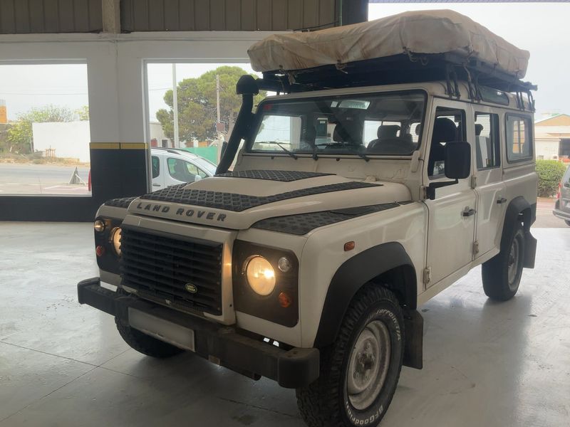 Land Rover Defender 2.4 Td4 110 Edition 60 YRS Station Wagon — zdjęcie 2