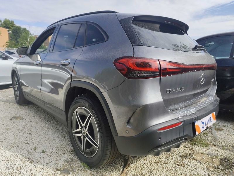 Mercedes-Benz EQA 300 4Matic AMG Line — zdjęcie 3