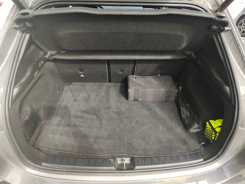 Mercedes-Benz EQA 300 4Matic AMG Line — zdjęcie 9