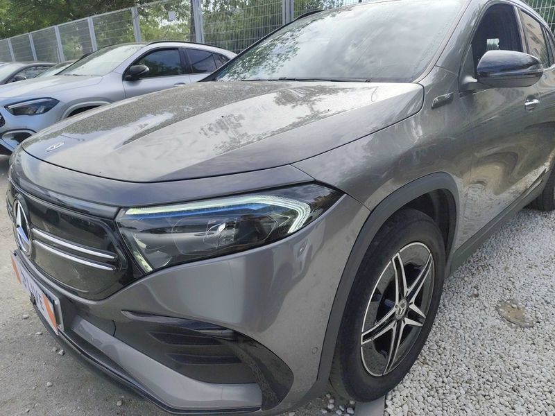 Mercedes-Benz EQA 300 4Matic AMG Line — zdjęcie 2