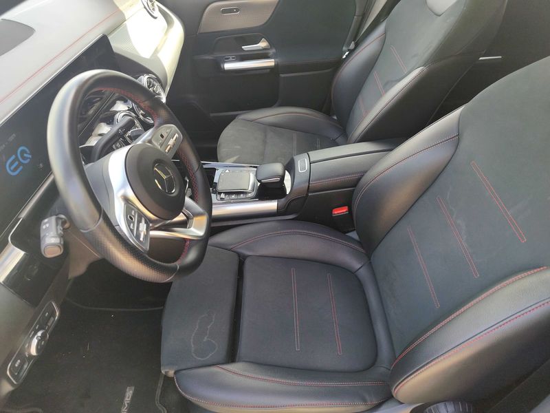 Mercedes-Benz EQA 300 4Matic AMG Line — zdjęcie 15