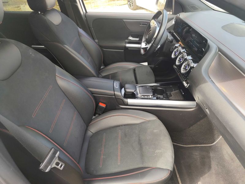 Mercedes-Benz EQA 300 4Matic AMG Line — zdjęcie 10