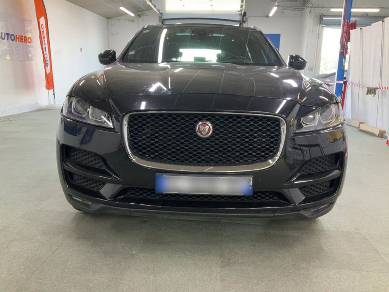 Jaguar F-Pace 20d Prestige AWD — zdjęcie 9