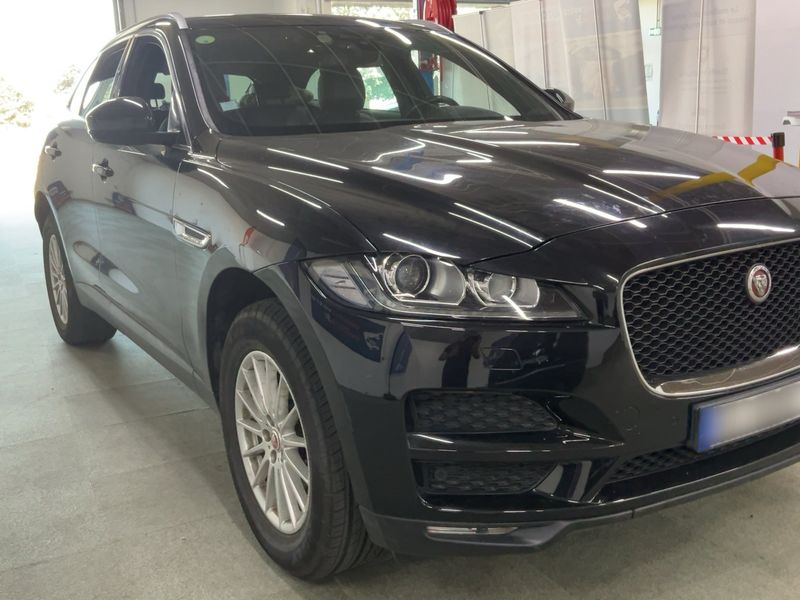 Jaguar F-Pace 20d Prestige AWD — zdjęcie 8