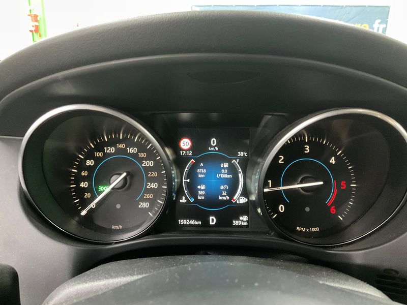 Jaguar F-Pace 20d Prestige AWD — zdjęcie 13