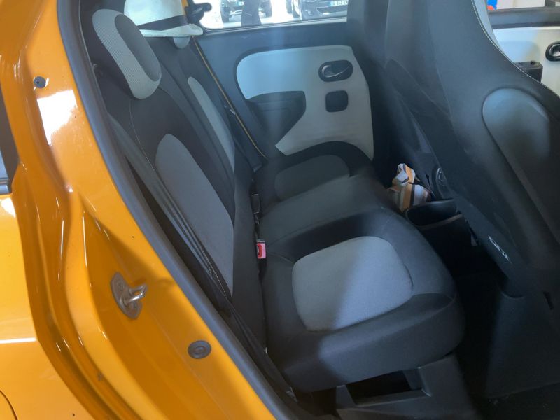 Renault Twingo 1.0 SCe Zen — zdjęcie 14