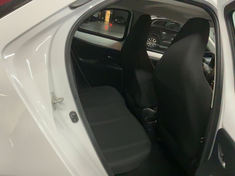 Toyota Aygo X 1.0 VVT-i Dynamic — zdjęcie 14