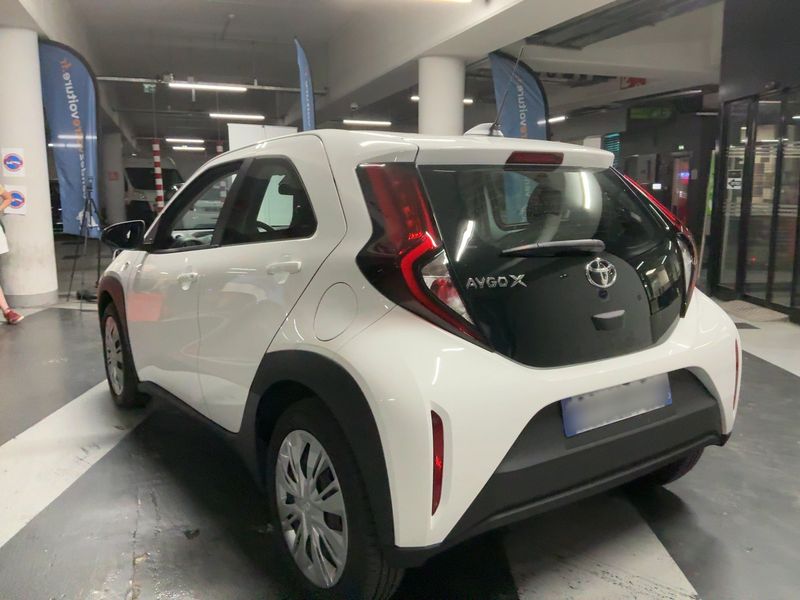 Toyota Aygo X 1.0 VVT-i Dynamic — zdjęcie 3