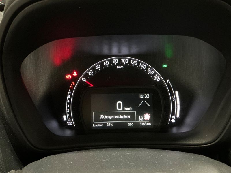 Toyota Aygo X 1.0 VVT-i Dynamic — zdjęcie 13