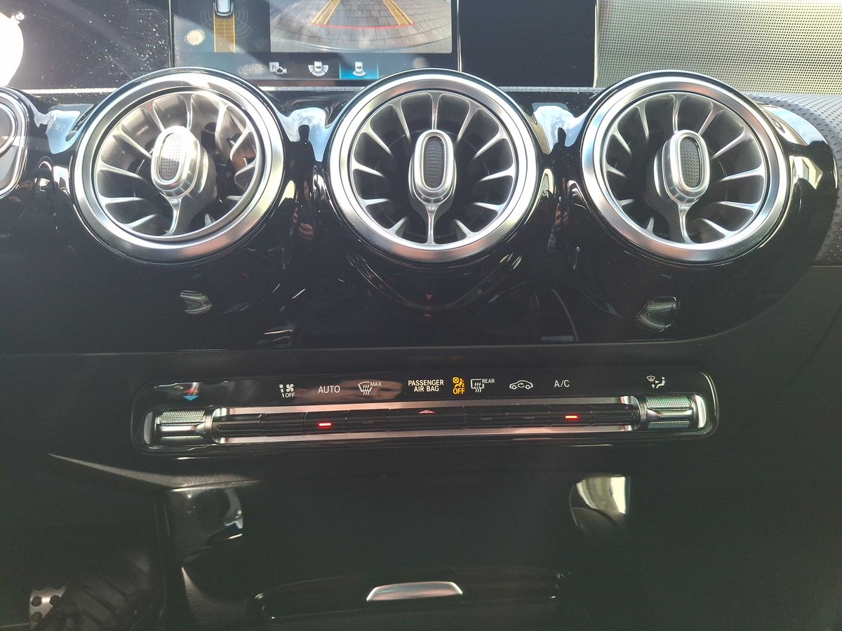 Mercedes-Benz CLA-Klasse 2020 — photo 37