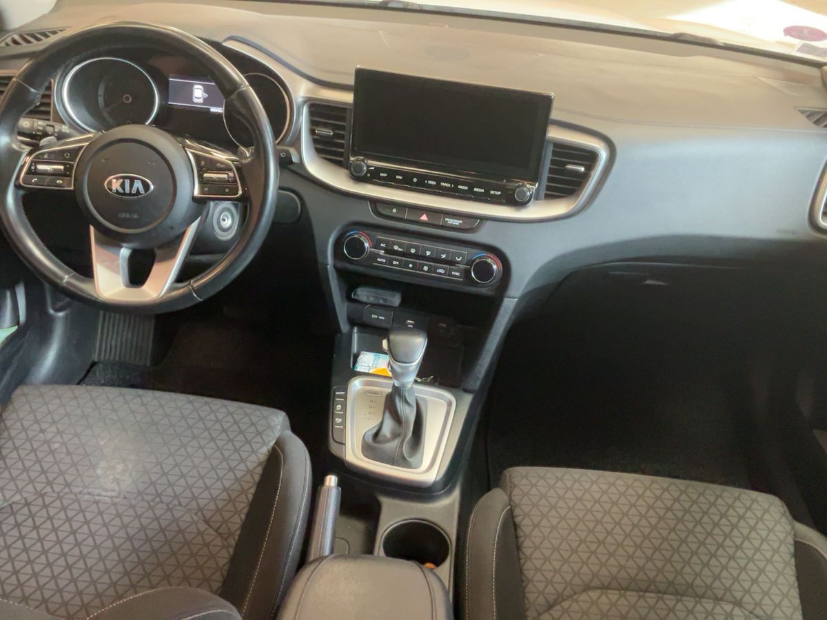 Kia XCeed 2021 — photo 18