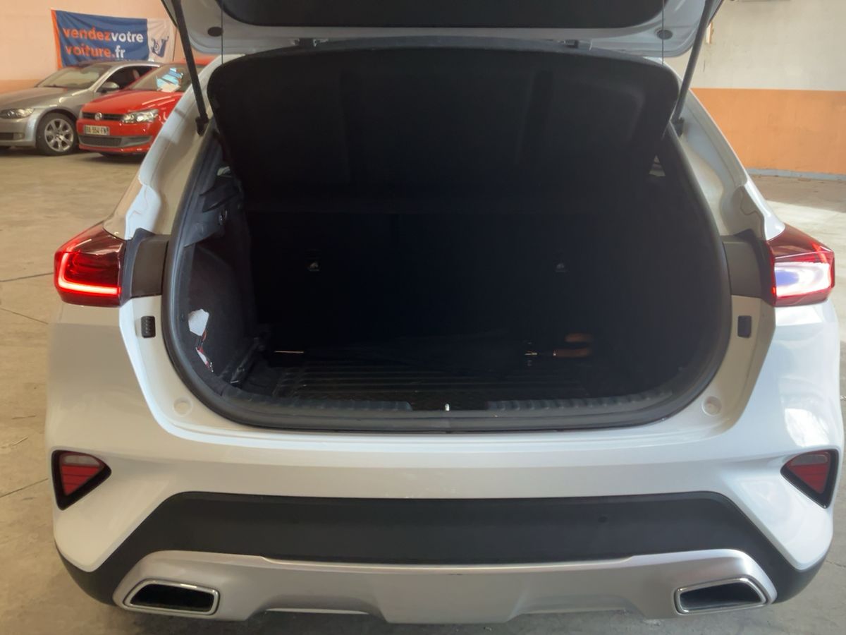 Kia XCeed 2021 — photo 16