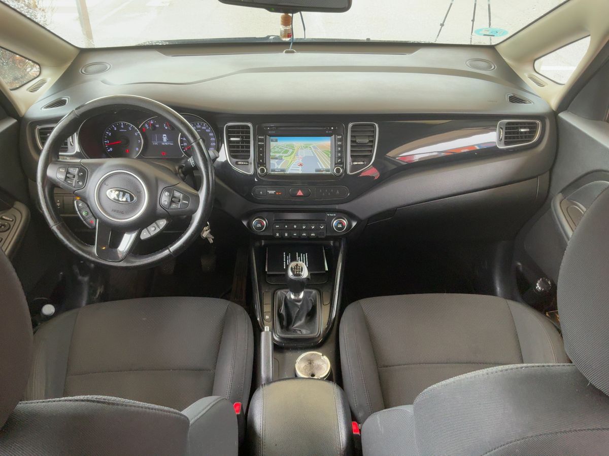 Kia Carens 2016 — photo 18