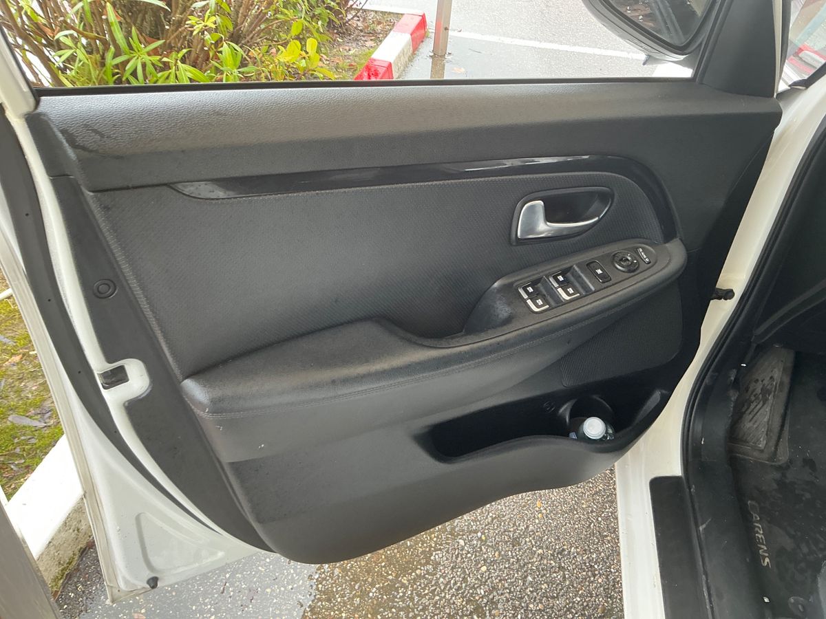 Kia Carens 2016 — photo 48