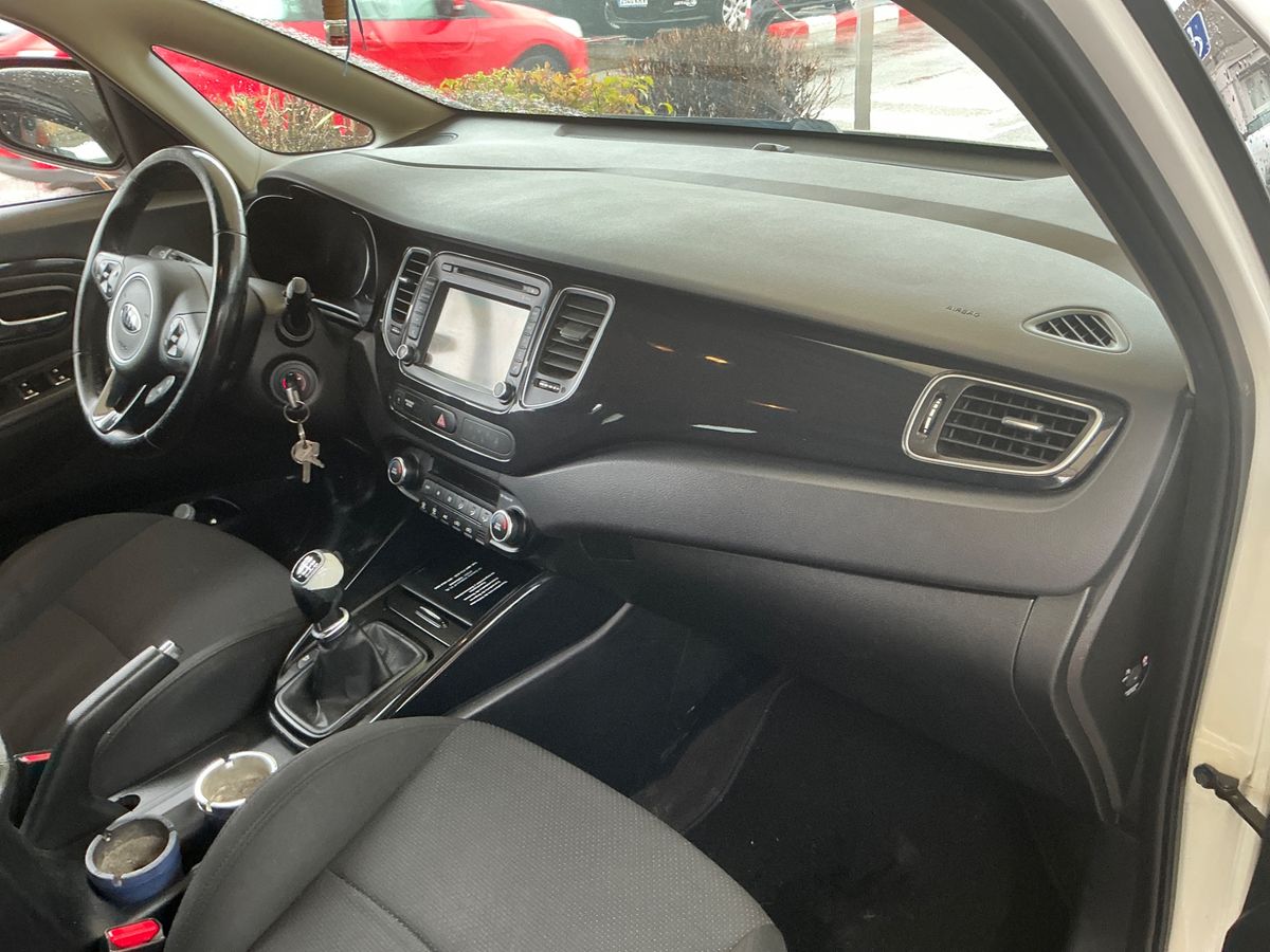 Kia Carens 2016 — photo 46
