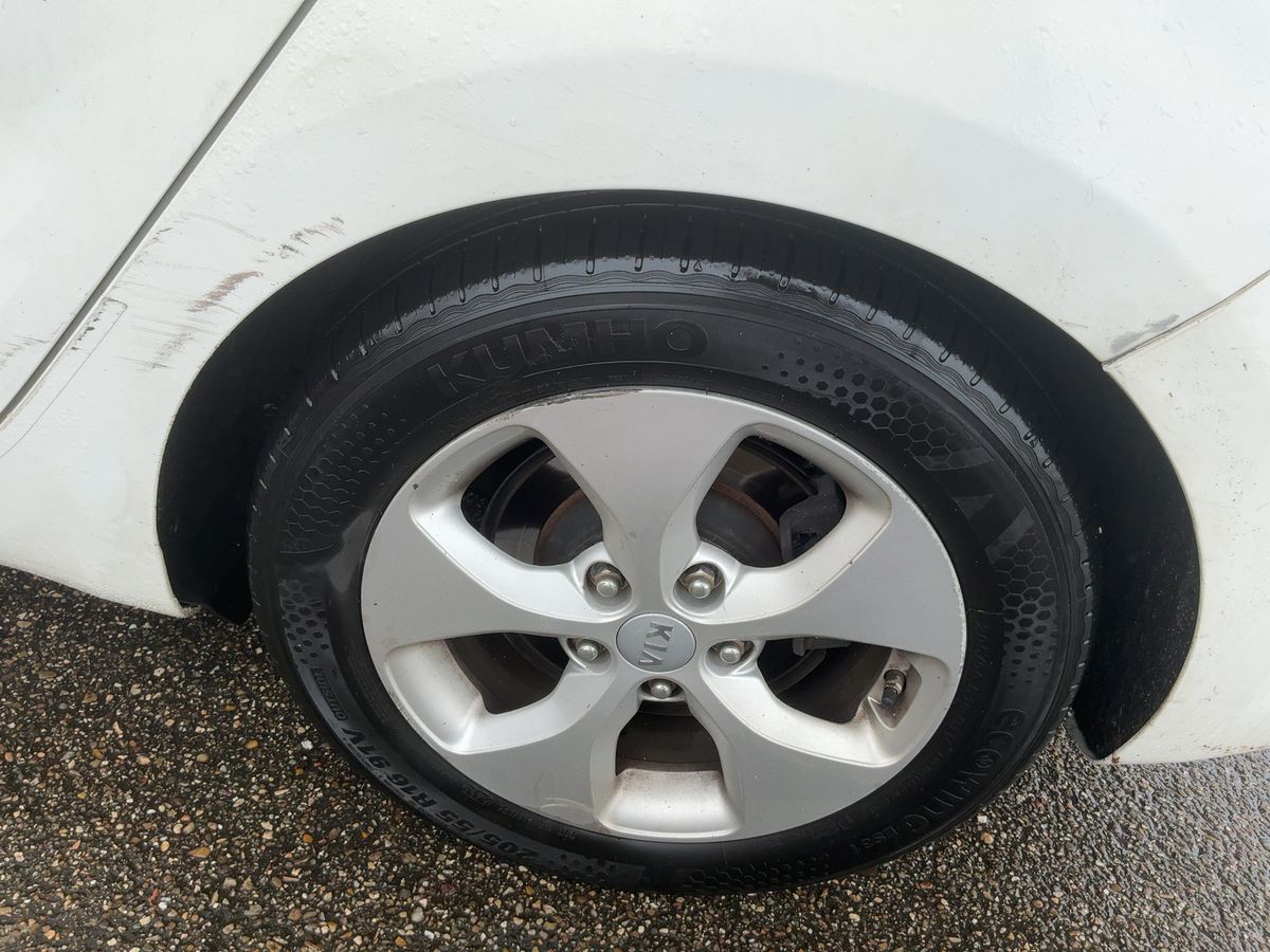 Kia Carens 2016 — photo 6