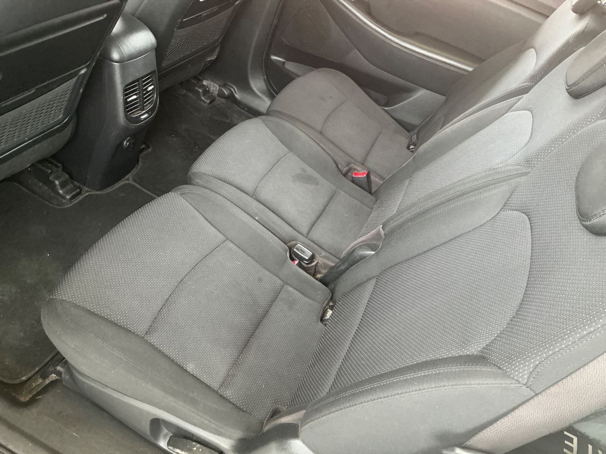 Kia Carens 2016 — photo 28