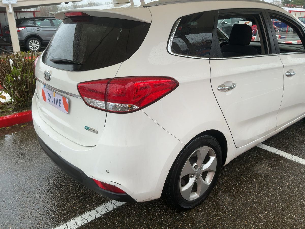 Kia Carens 2016 — photo 9