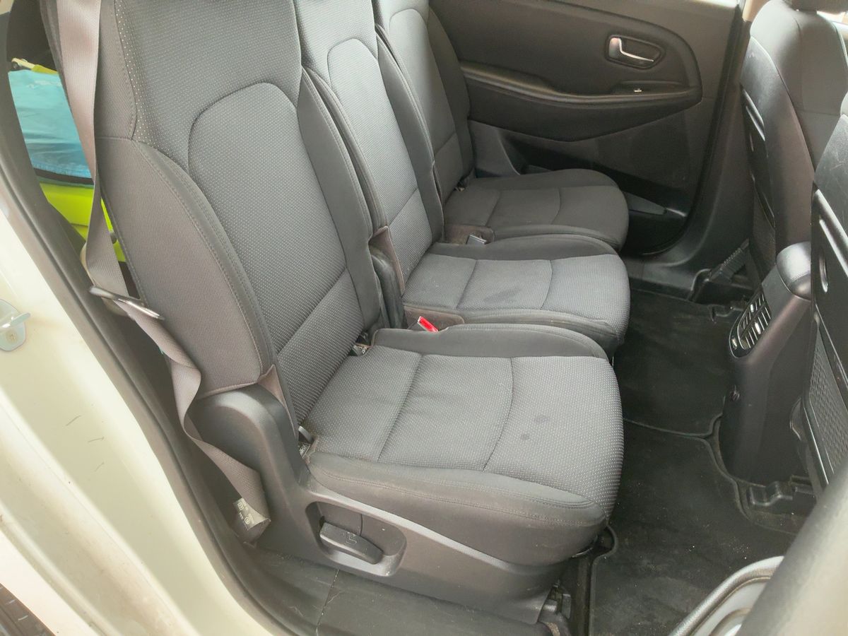 Kia Carens 2016 — photo 20