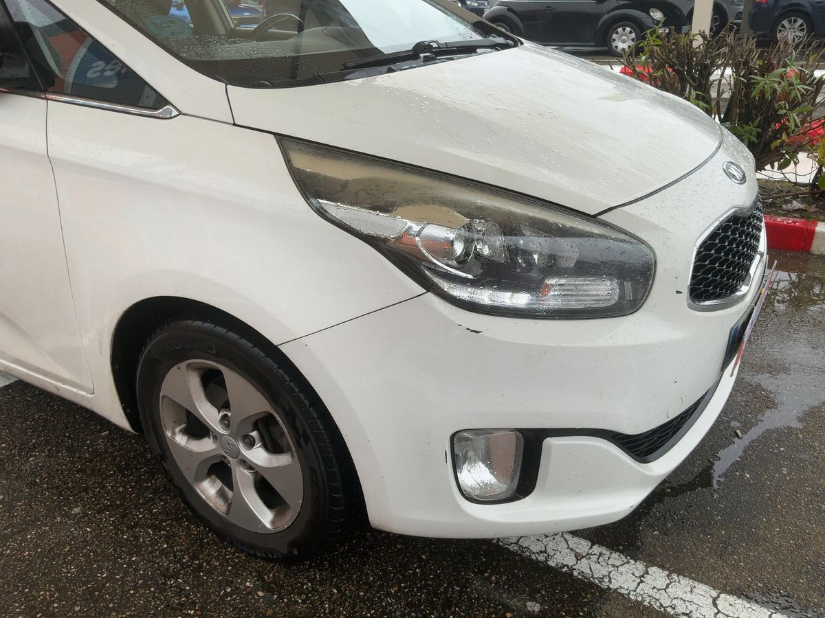 Kia Carens 2016 — photo 13