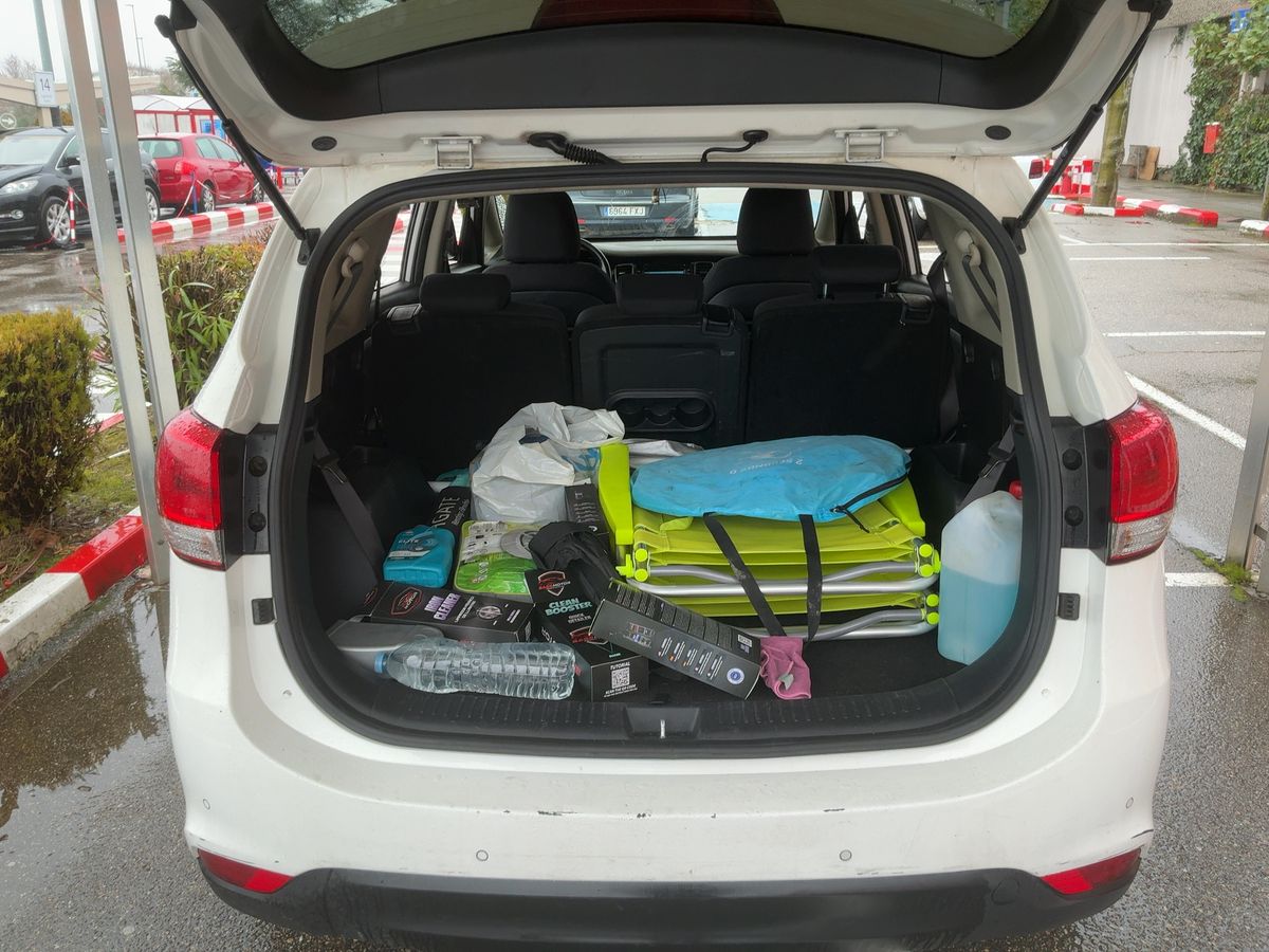 Kia Carens 2016 — photo 16