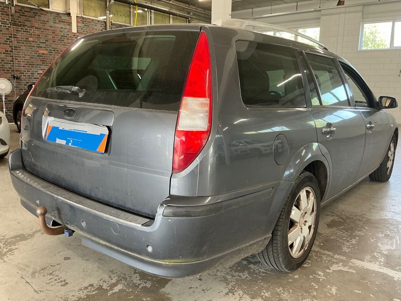 Ford Mondeo 1.8 Titanium — zdjęcie 2