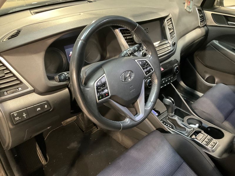 Hyundai Tucson 1.7 CRDi Creative 2WD 2017 – снимка 26