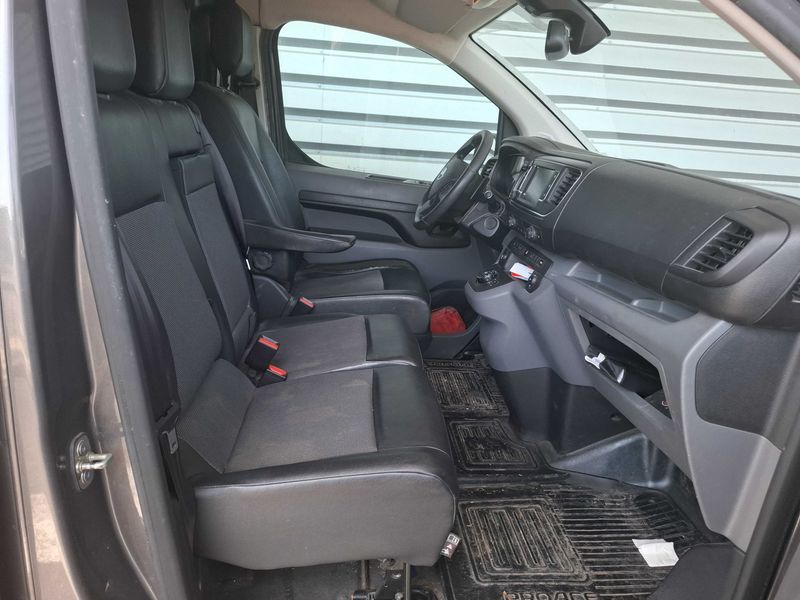 Toyota ProAce 2.0 D-4D L1 Combi Dynamic — zdjęcie 10