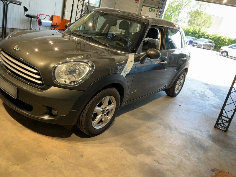 MINI Countryman Cooper ALL4 — zdjęcie 2