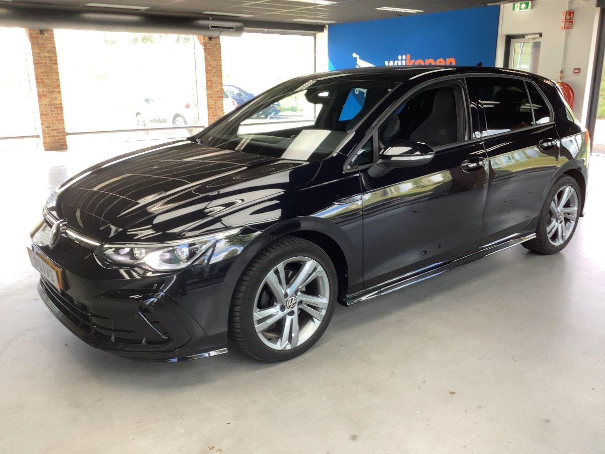 Volkswagen Golf VIII 1.5 eTSI ACT R-Line