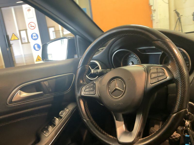 Mercedes-Benz A-Klasse A 180 CDI BlueEfficiency Urban — zdjęcie 13