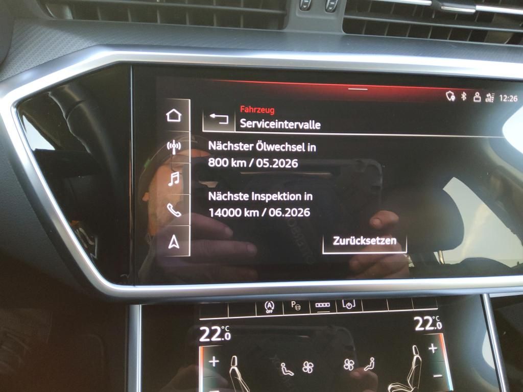 Audi A6 2022 — photo 30