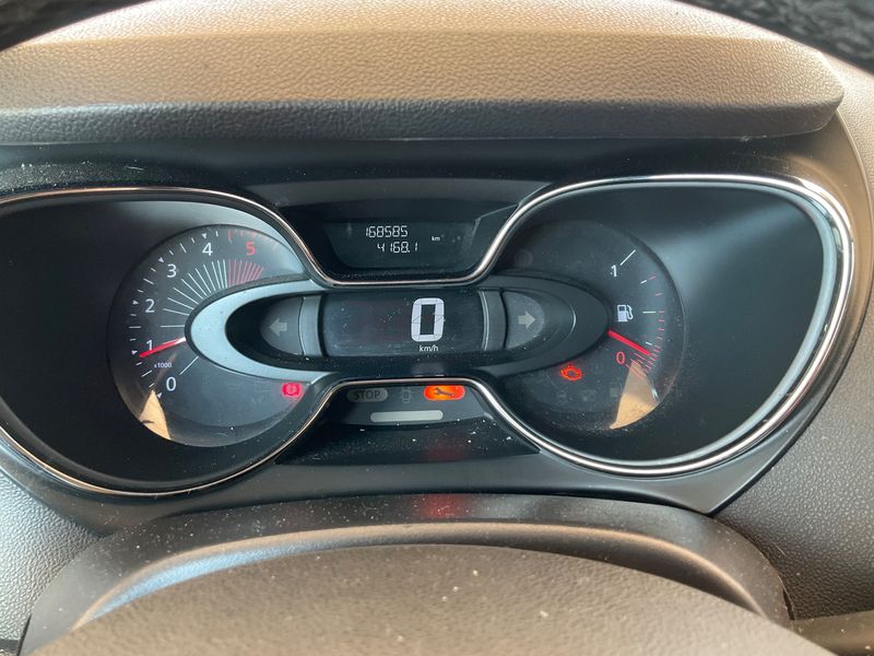 Renault Captur 1.5 dCi Energy Zen — zdjęcie 13