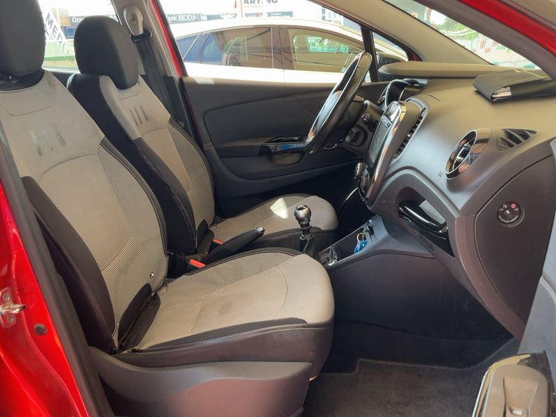 Renault Captur 1.5 dCi Energy Zen — zdjęcie 11