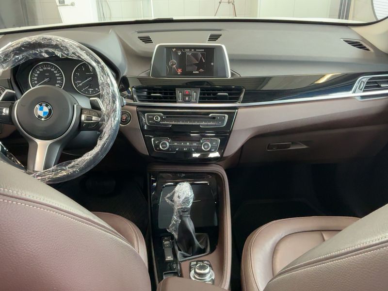 BMW X1 xDrive 18d xLine — zdjęcie 12