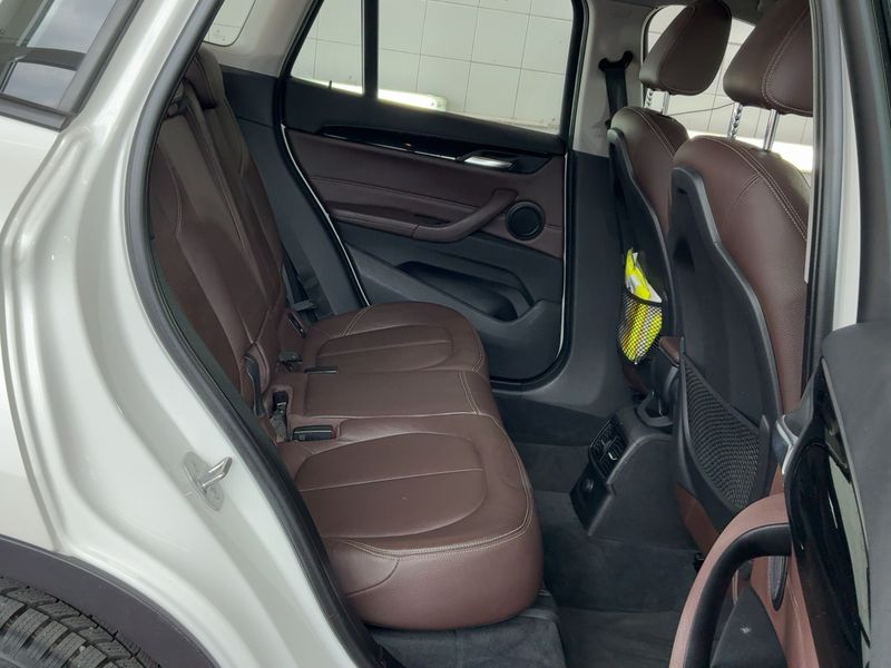 BMW X1 xDrive 18d xLine — zdjęcie 14