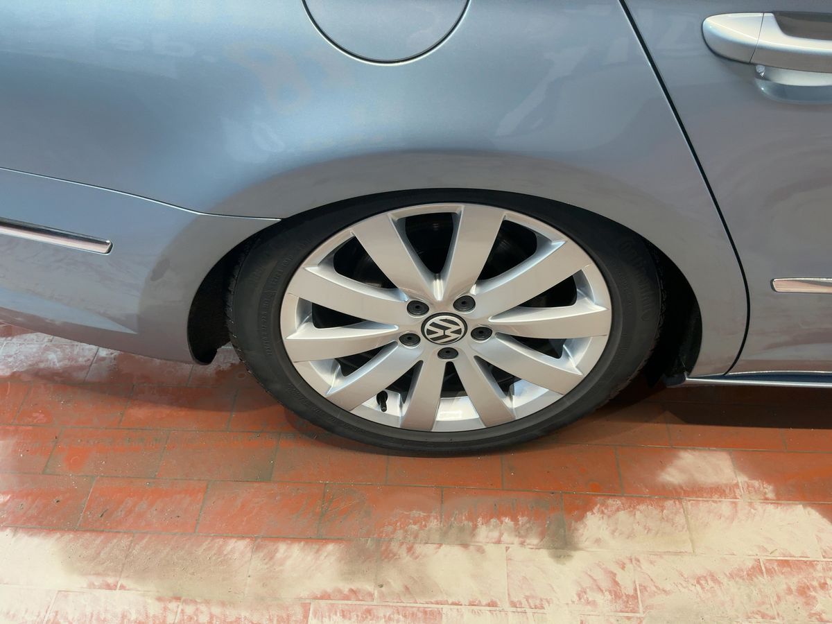 Volkswagen Passat 2010 — photo 10