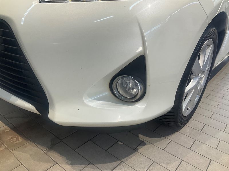 Toyota Yaris 1.5 Hybrid Club 2013 – снимка 30