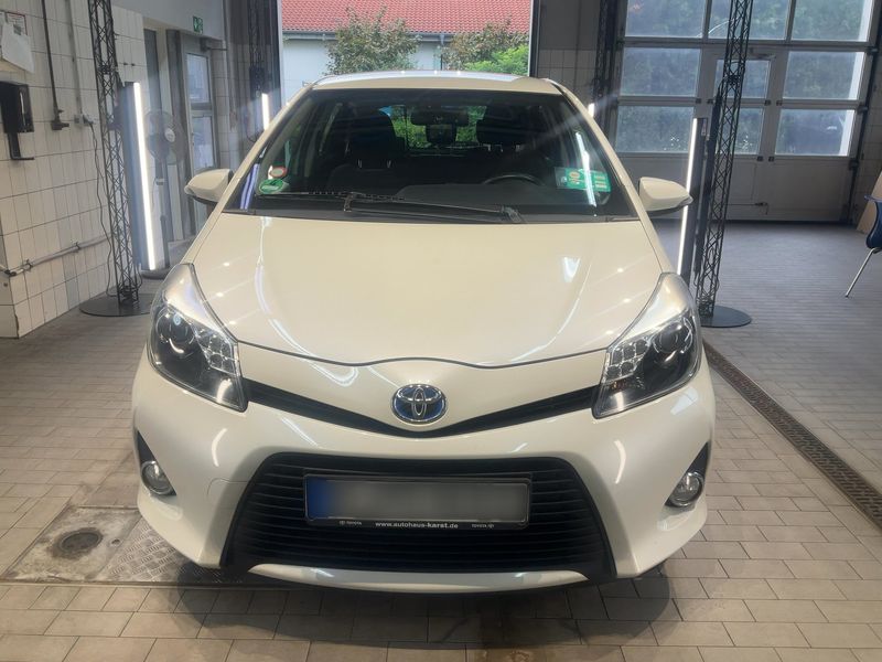 Toyota Yaris 1.5 Hybrid Club 2013 – снимка 14