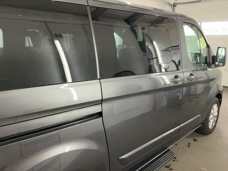 Ford Tourneo Custom 2.0 TDCi 320 L1 Tourneo Titanium — zdjęcie 7